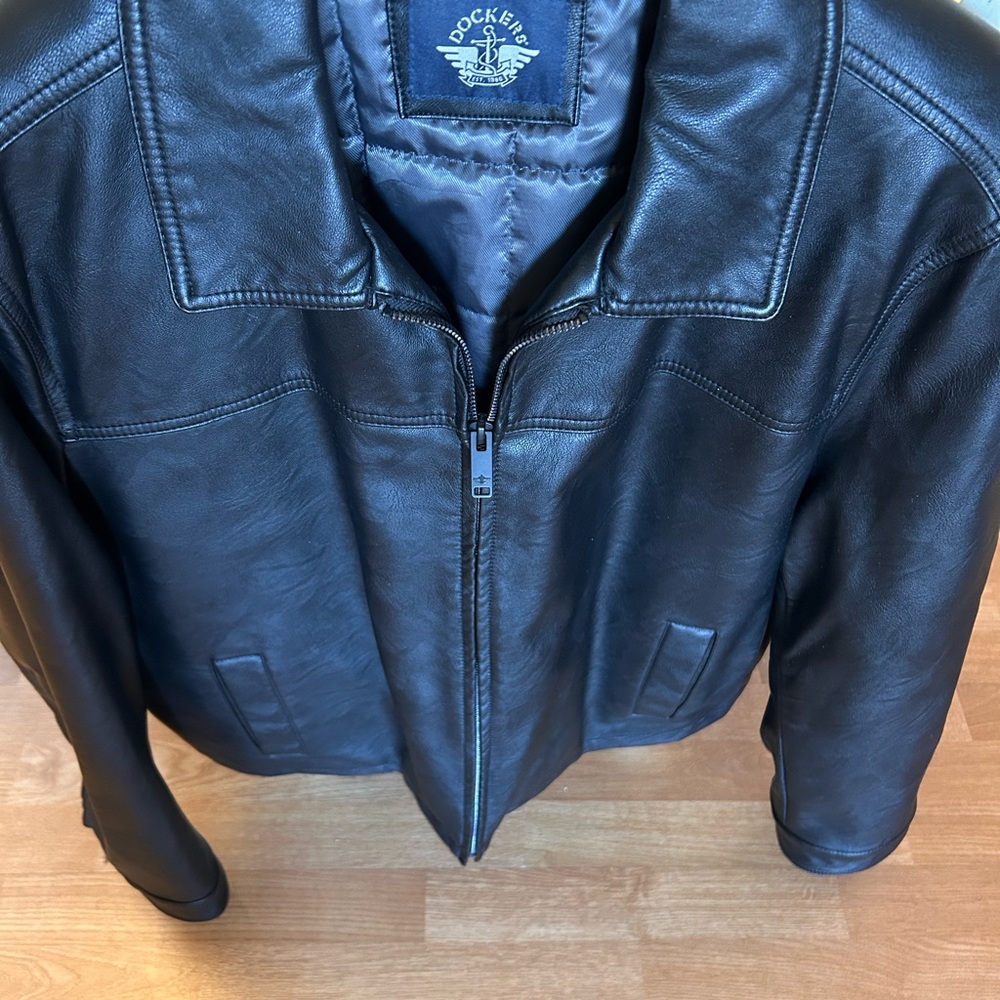 Dockers Men’s Leather Biker Jacket. Like New condition- Never Worn. Size XL